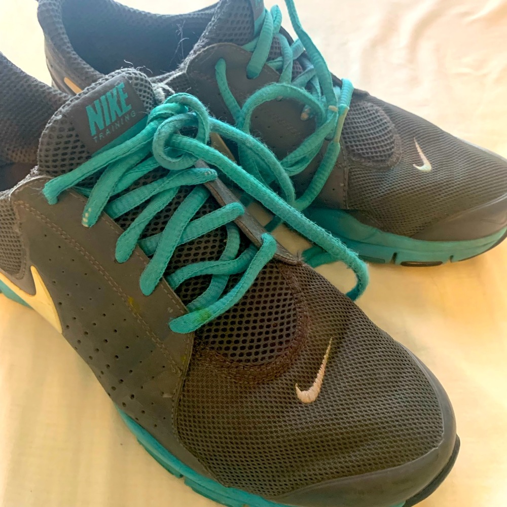 Nike size 10 running sneakers